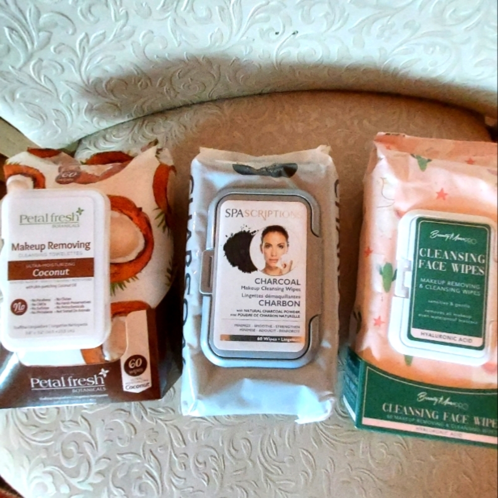 3 pack of make-up removing face wipes